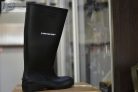 Dunlop Pricemastor Black, vegyszerekkel, olajokkal és fertőtlenítőszerekkel szemben ellenálló PVC munkavédelmi csizma