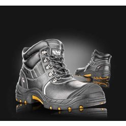   Bocancii Luxemburg S3 HRO SRC sunt de protecție, cu bombeu și lamelă, și talpă rezistentă la 300 de garde celsius